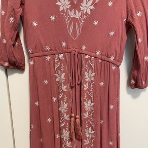 Piper & Scoot MIDI Pink embroidered dress